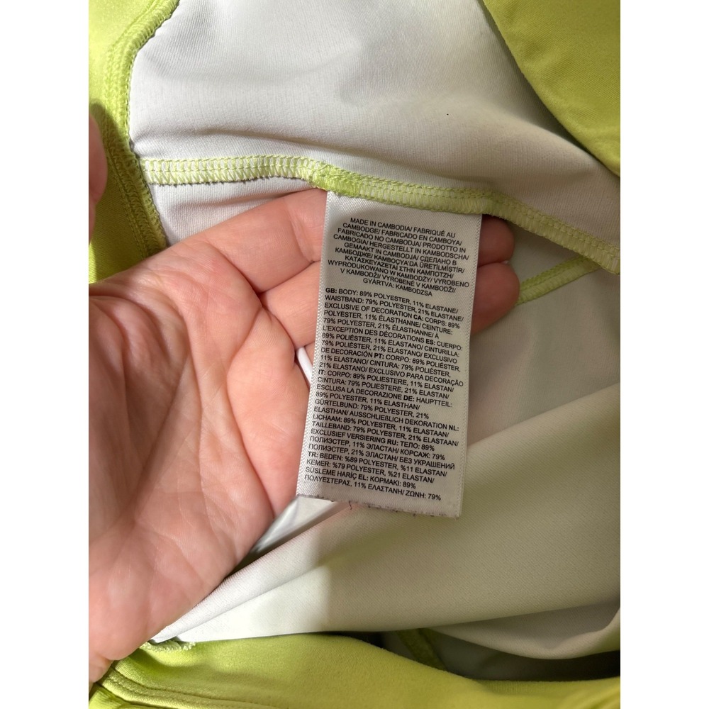 The North Face Women Size M Green Ombre Arque Shorts NF0A7QGF Stain - Picture 3 of 10